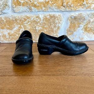 BØC Clogs ~ black leather ~ 6.5